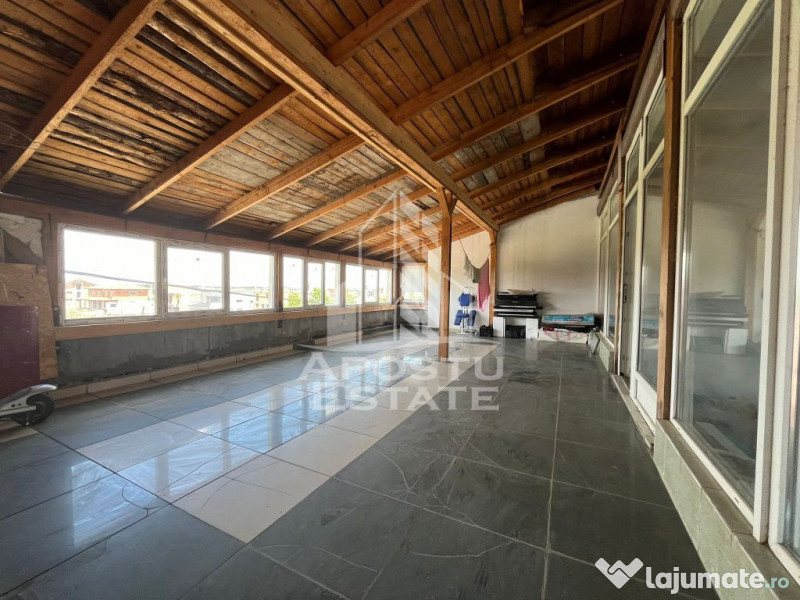 Casa invididuala cu 13 camere, situata in zona Mehala