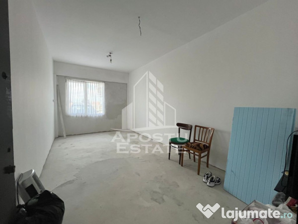 Casa invididuala cu 13 camere, situata in zona Mehala