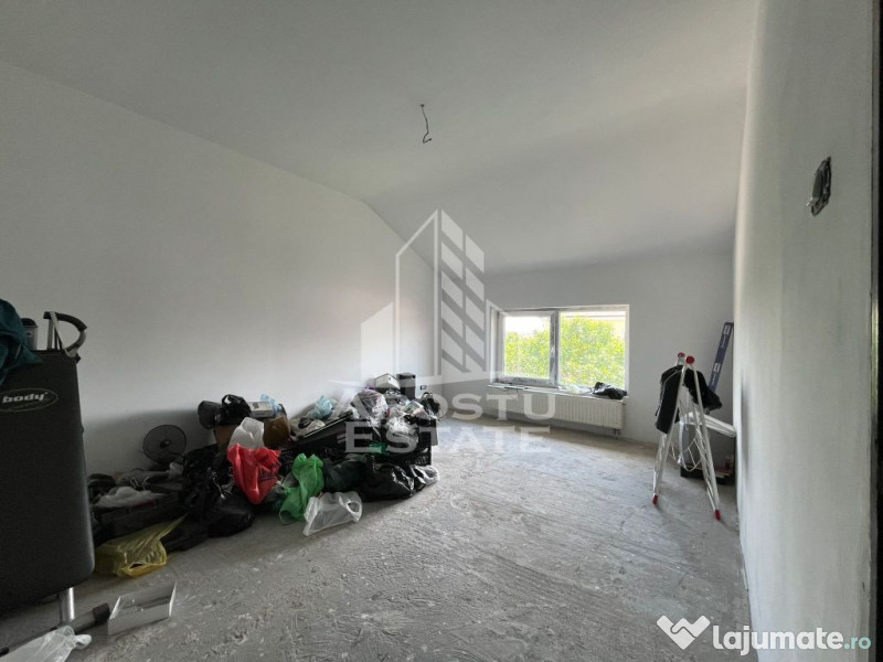 Casa invididuala cu 13 camere, situata in zona Mehala