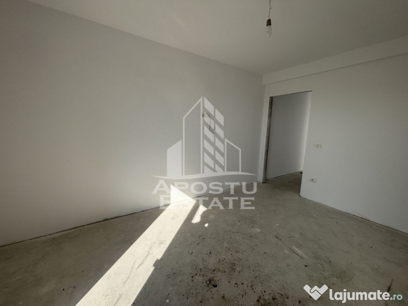 Jumatate de duplex cu 4 camere in zona Padurea Verde