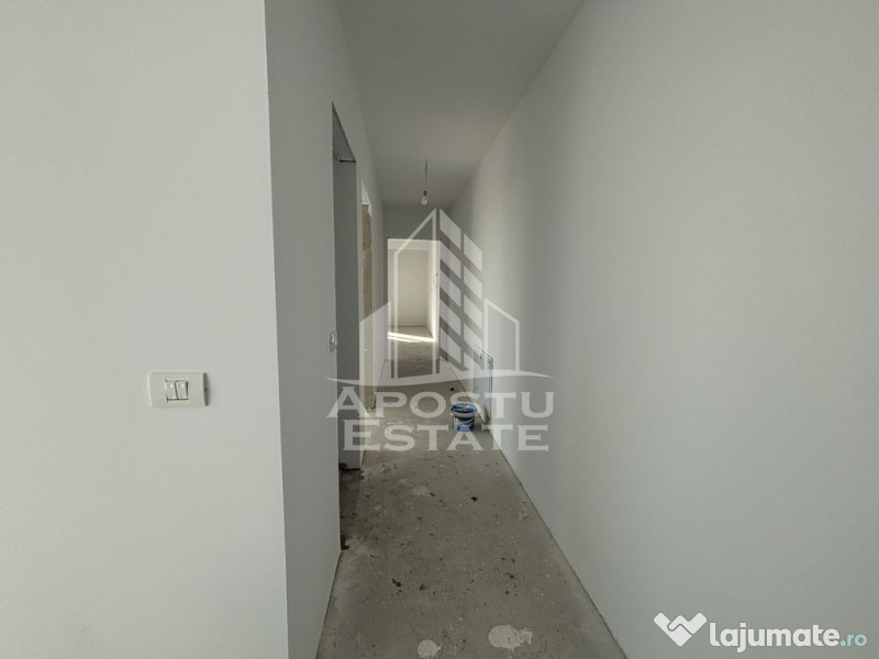 Jumatate de duplex cu 4 camere in zona Padurea Verde