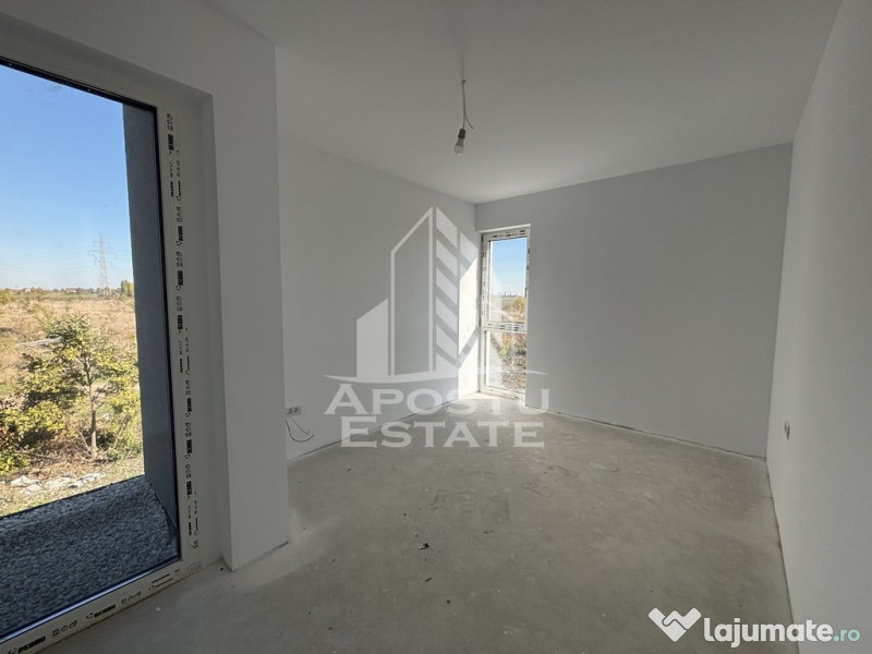 Jumatate de duplex cu 4 camere in zona Padurea Verde