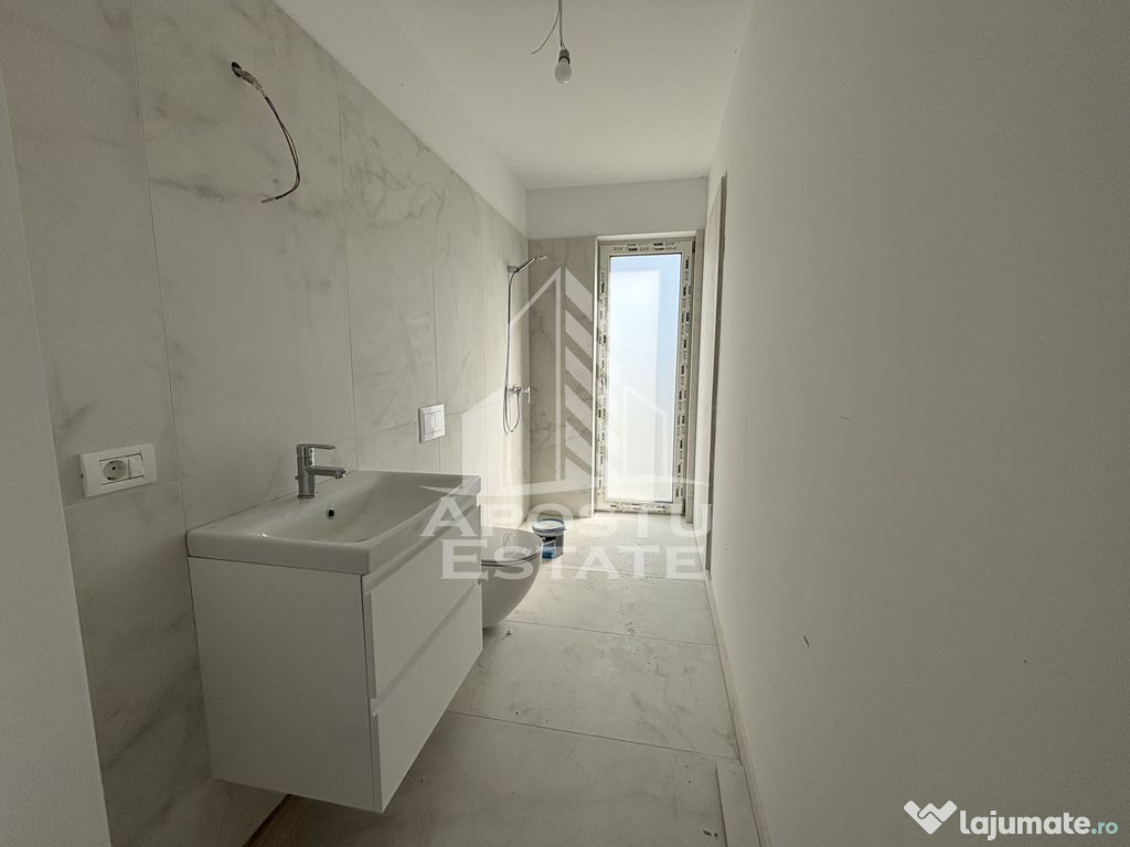 Jumatate de duplex cu 4 camere in zona Padurea Verde