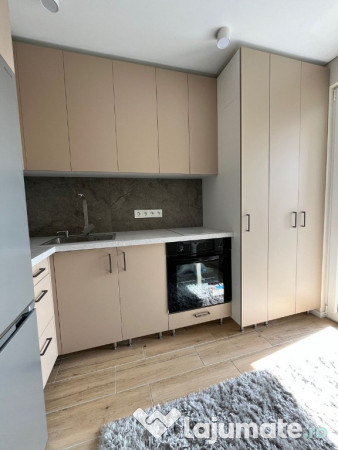 Se inchiriaza apartament cu o camera 