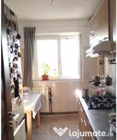 Centru- apartament 3 camere 