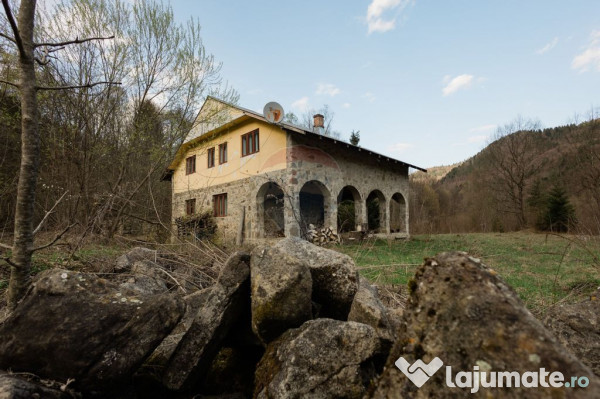 Casa si teren intravilan Tarcau 