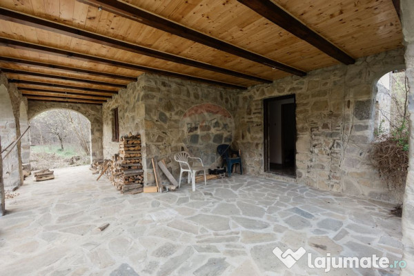 Casa si teren intravilan Tarcau 