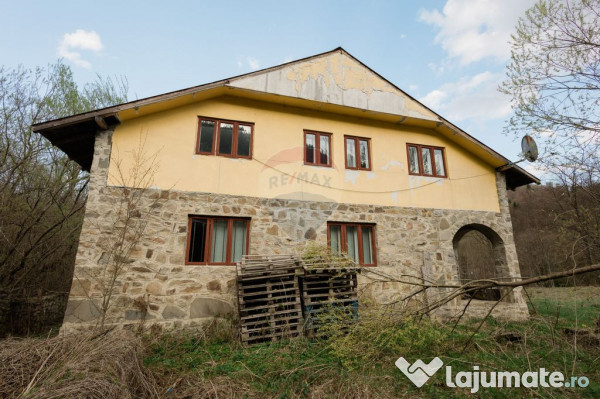 Casa si teren intravilan Tarcau 