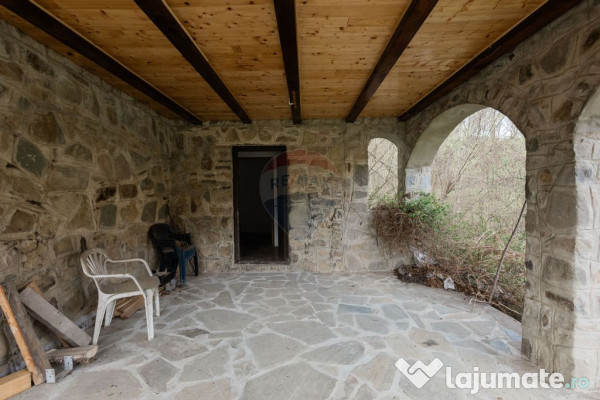 Casa si teren intravilan Tarcau 