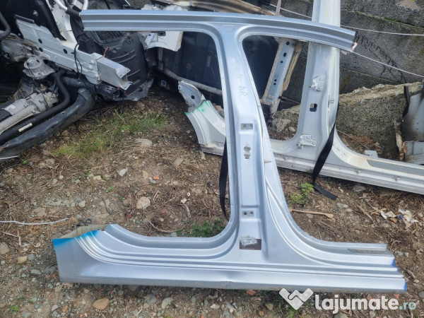 Prag dreapta tabla Skoda Octavia 4 Break - Benzina 2019