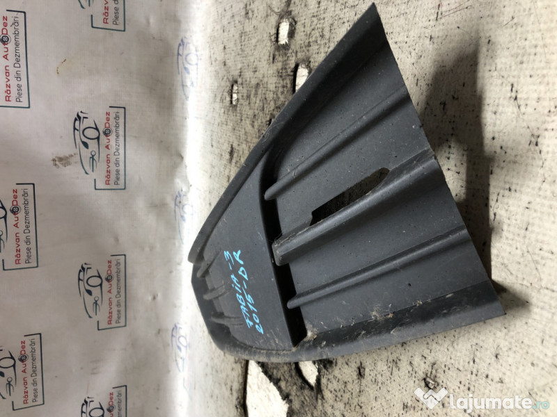 Grila proiector dreapta Skoda Fabia 3 2015