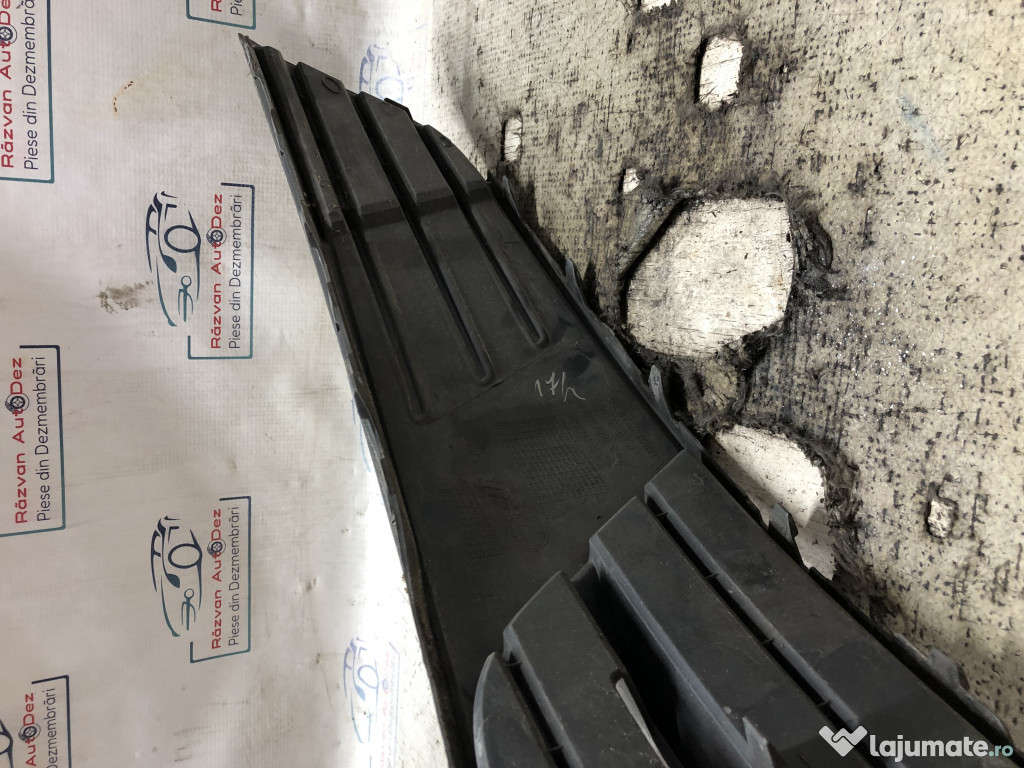 Grila proiector dreapta Skoda Fabia 3 2015