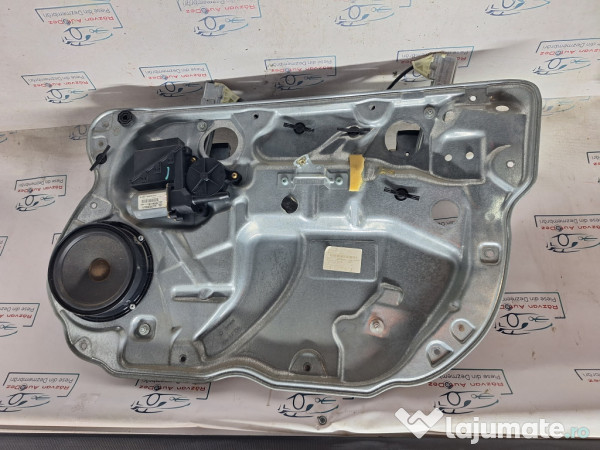 Macara geam dreapta spate Volkswagen Polo - Benzina 2001