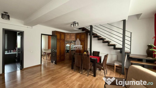 Apartament de vânzare 3 camere strada Rozelor 