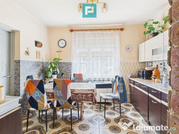 Casă cu 3 camere și teren generos lângă frontieră