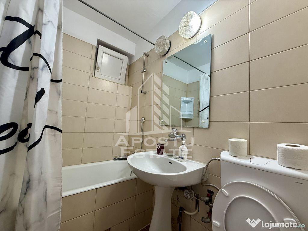 Apartament 3 camere, decomandat, etaj 1, centrala proprie... 