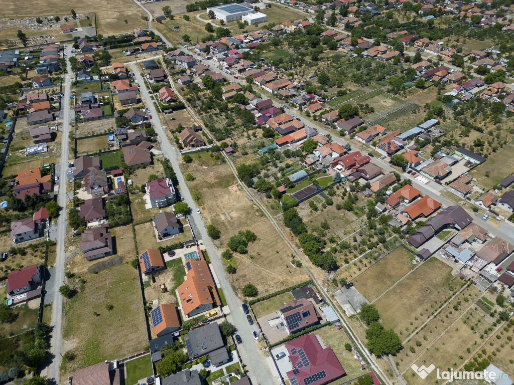 Loc de casă în Sânleani 414 mp 