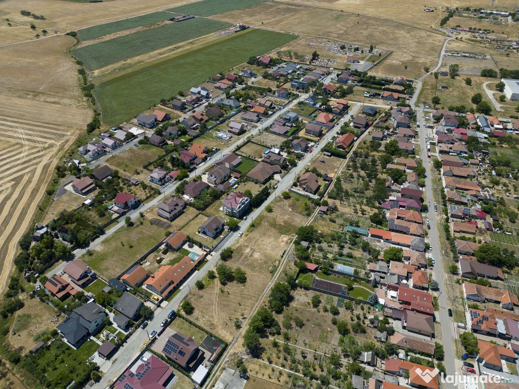 Loc de casă în Sânleani 414 mp 