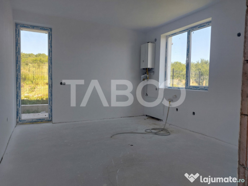 Duplex de vanzare 150 mp P+1E 4 camere 145 mp teren liber Ci 