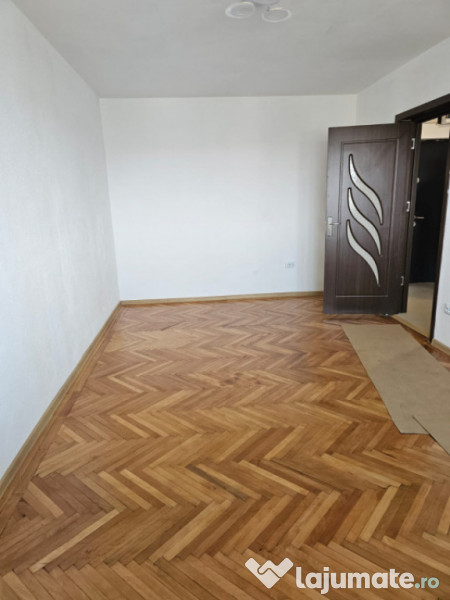 Apartament 3 camere zona Abator