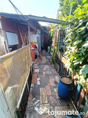 Casa, zona Chercea, constructie BOLTARI, anul 2000