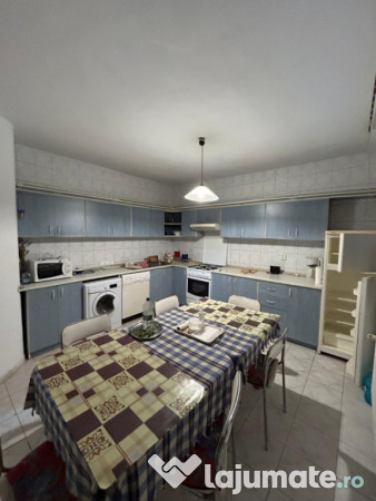 Povestea unei case la doar 200 m de valuri, cu piscină și