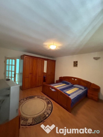 Povestea unei case la doar 200 m de valuri, cu piscină și