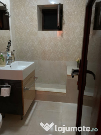 Apartament 3 camere, 97 mp + boxă 10 mp, et.1, lângă Kaufland Pacurari 