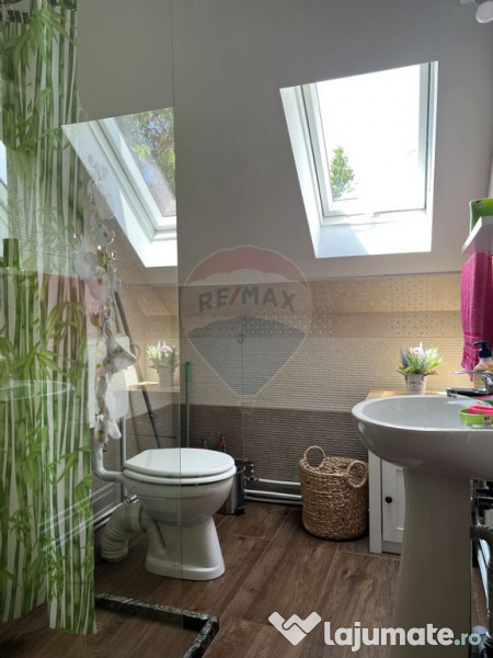 Casă de vacanță, de vânzare, pretabilă locuință sa...