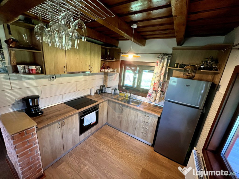 Casă de vacanță, de vânzare, pretabilă locuință sa...