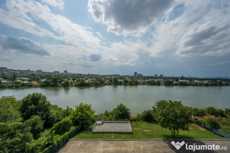 Apartament Modern cu Vedere la Lac - Complex Privat pe Malul