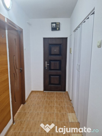 Apartament cu 3 camere Iași zona Mircea cel Bătrân