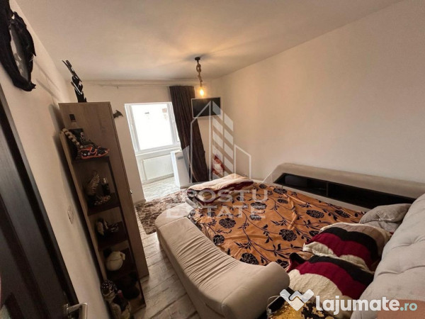 Apartament cu 2 camere, complet renovat, 2 balcoane, etaj...