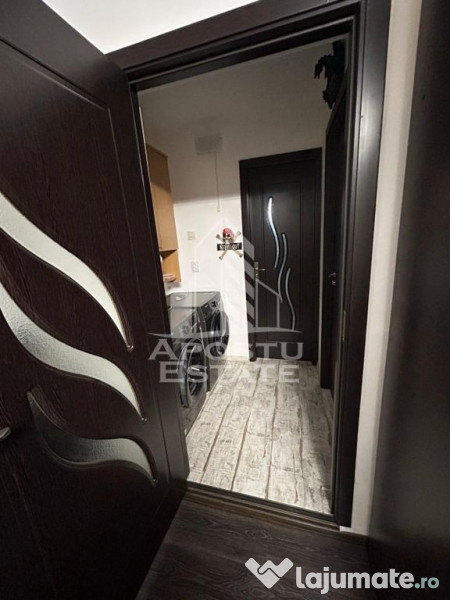 Apartament cu 2 camere, complet renovat, 2 balcoane, etaj...