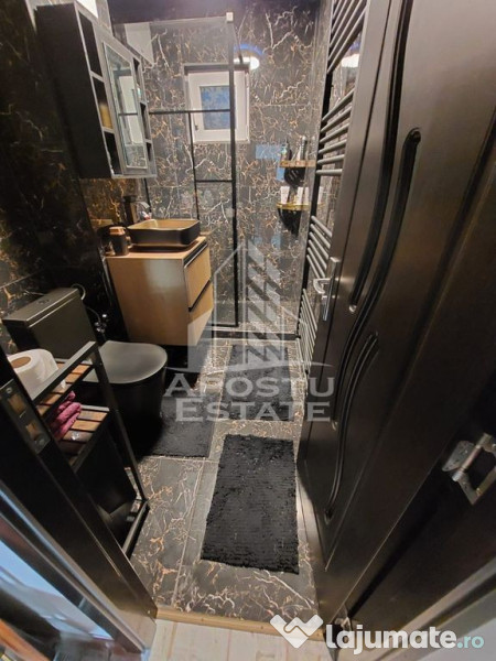 Apartament cu 2 camere, complet renovat, 2 balcoane, etaj...