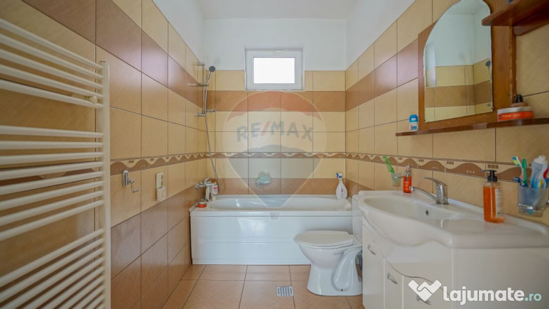 Spatiu Comercial/Afacere si casa de vânzare/zarnesti/Brasov 