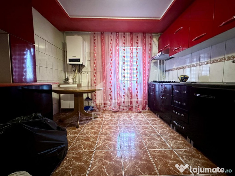 Apartament 3 camere, decomandat, etaj 2, zona Sagului 