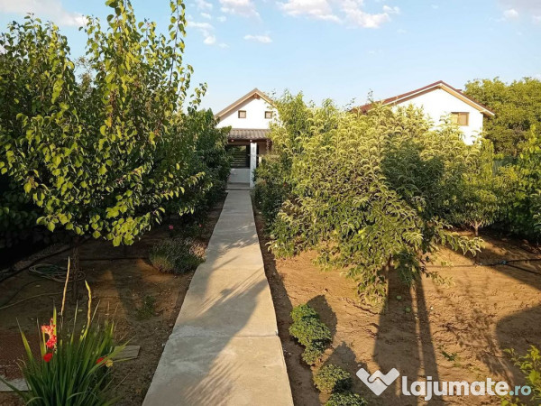 Casă modernă, construită în 2022, de vânzare în Gal...