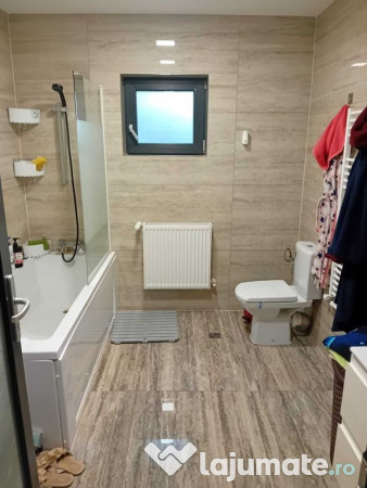 Casă modernă, construită în 2022, de vânzare în Gal...