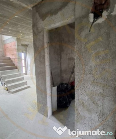 Casă Suseni-Cersani construcție solidă, teren 578 mp