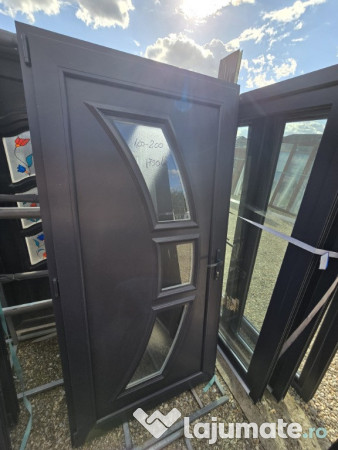 Usi gri antracit noi cu model 