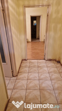 Apartament 2 camere confort 1 Viziru 1 etaj 2/4 Liber