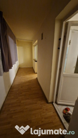 Apartament 2 camere confort 1 Viziru 1 etaj 2/4 Liber