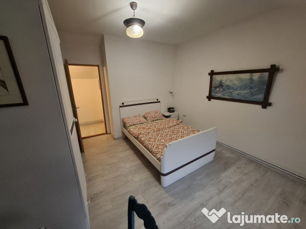 Inchiriez apartament 2 camere zona Parneava 