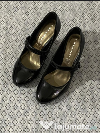 Pantofi NOI firma ECCO casual mărimea 35/36. 