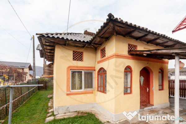 2 case individuale in Com. Titesti sat Bucsenesti-Lotasi- ju