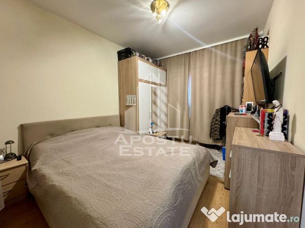 Apartament cu 3 camere, 2 bai, zona Lipovei