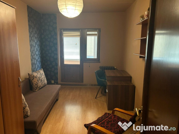 3 camere Gara Bacinshi,etaj intermediar,două băi