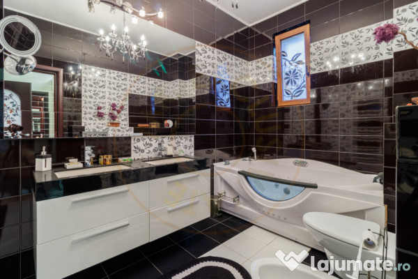 Casa impresionanta - Curte generoasa si Piscina - Otopeni!