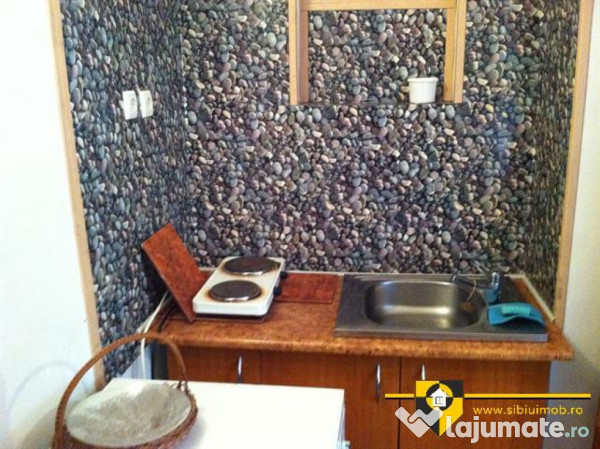 Garsoniera la casa str.moldoveanu-milea acces separat 